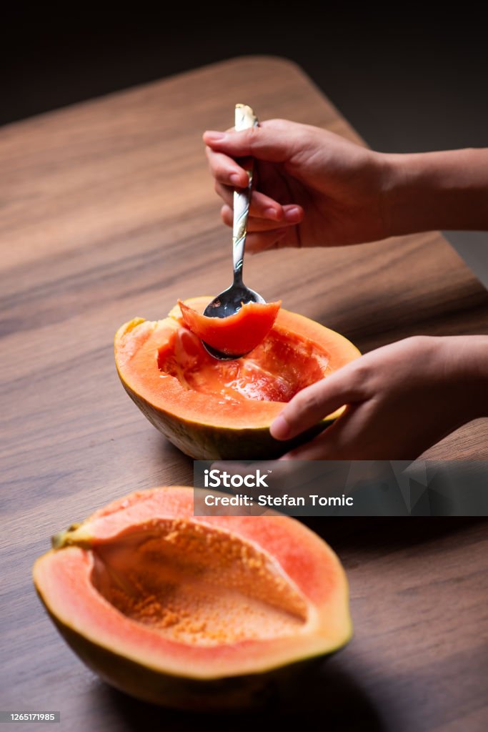 पपीता खाने के अद्भुत फायदे: प्रकृति का मीठा उपहार जो स्वास्थ्य का खजाना है।